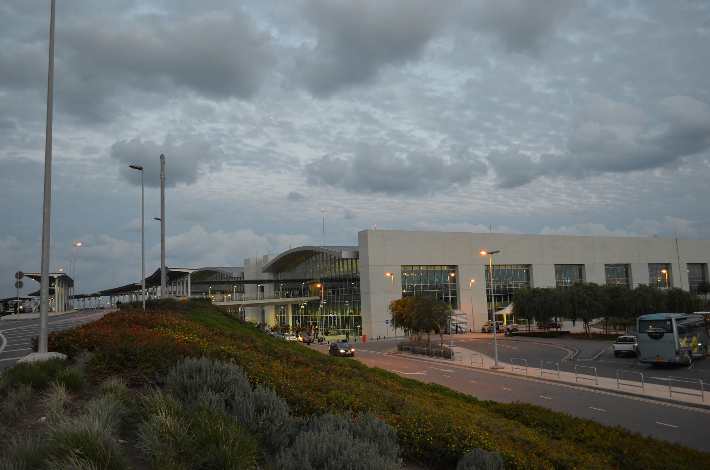 Larnaca International Airport 2.jpg